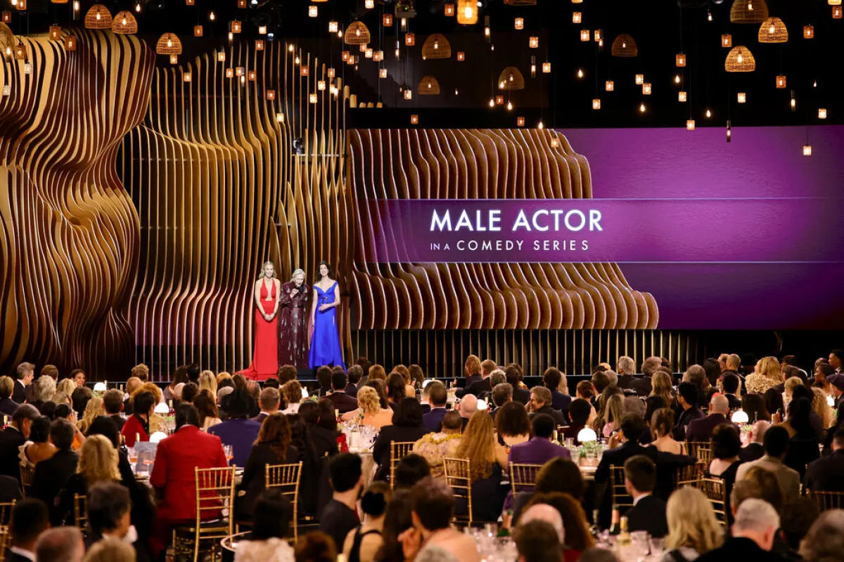 ميريل ستريب وأن هاثاواي وإيملي بلانت  Emily Blunt, Meryl Streep, and Anne Hathaway في حفل SAG (مصدر الصورة: Matt Winkelmeyer / GETTY IMAGES NORTH AMERICA / Getty Images via AFP)