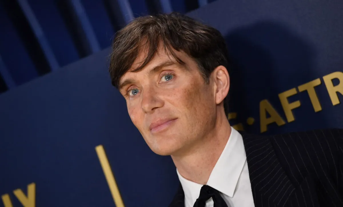كيليان ميرفي في حفل توزيع جوائز SAG لعام 2024 (Cillian Murphyarrives for the 30th Annual Screen Actors Guild awards). مصدر الصورة: Valerie Macon / AFP