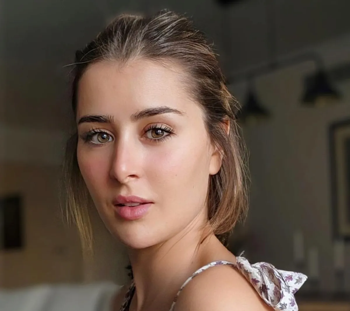 عائشة بن أحمد - الصورة من حسابها على الفيس بوك