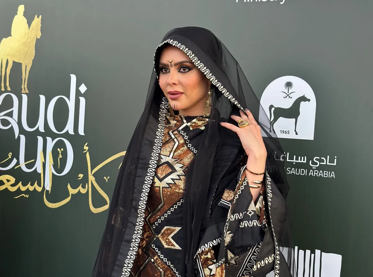 الإعلامية سارة عبد العزيز