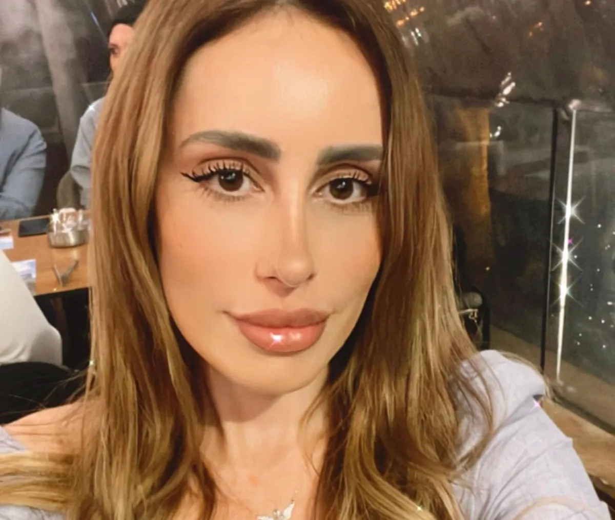 صيحات شعر ومكياج على طريقة رشا عمار 