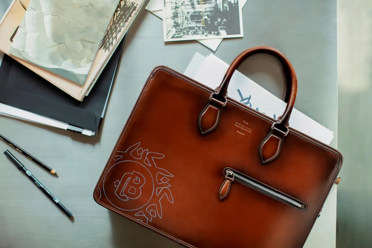 حقيبة الوثائق Un Jour