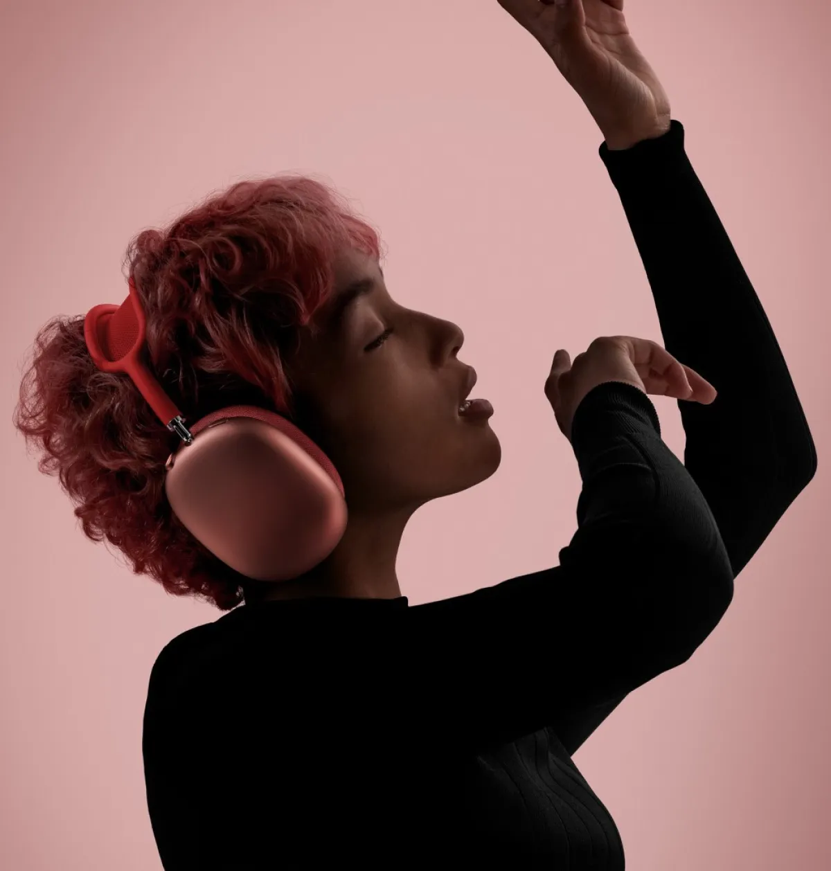 5 مزايا قادمة من سماعات آبل AirPods Max 2 - Credits to apple.com