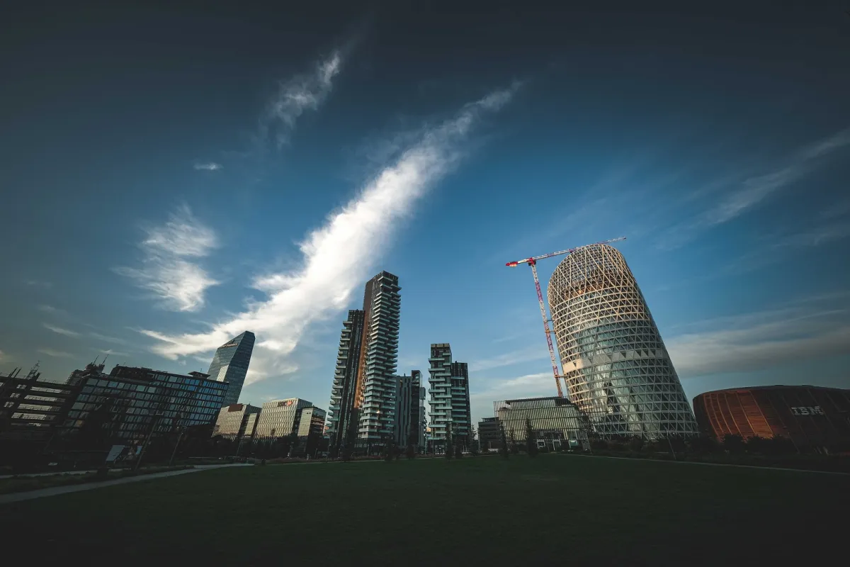 الاختلافات بين الشركات العامة والخاصة - مصدر الصورة pexels تصوير francesco-ungaro