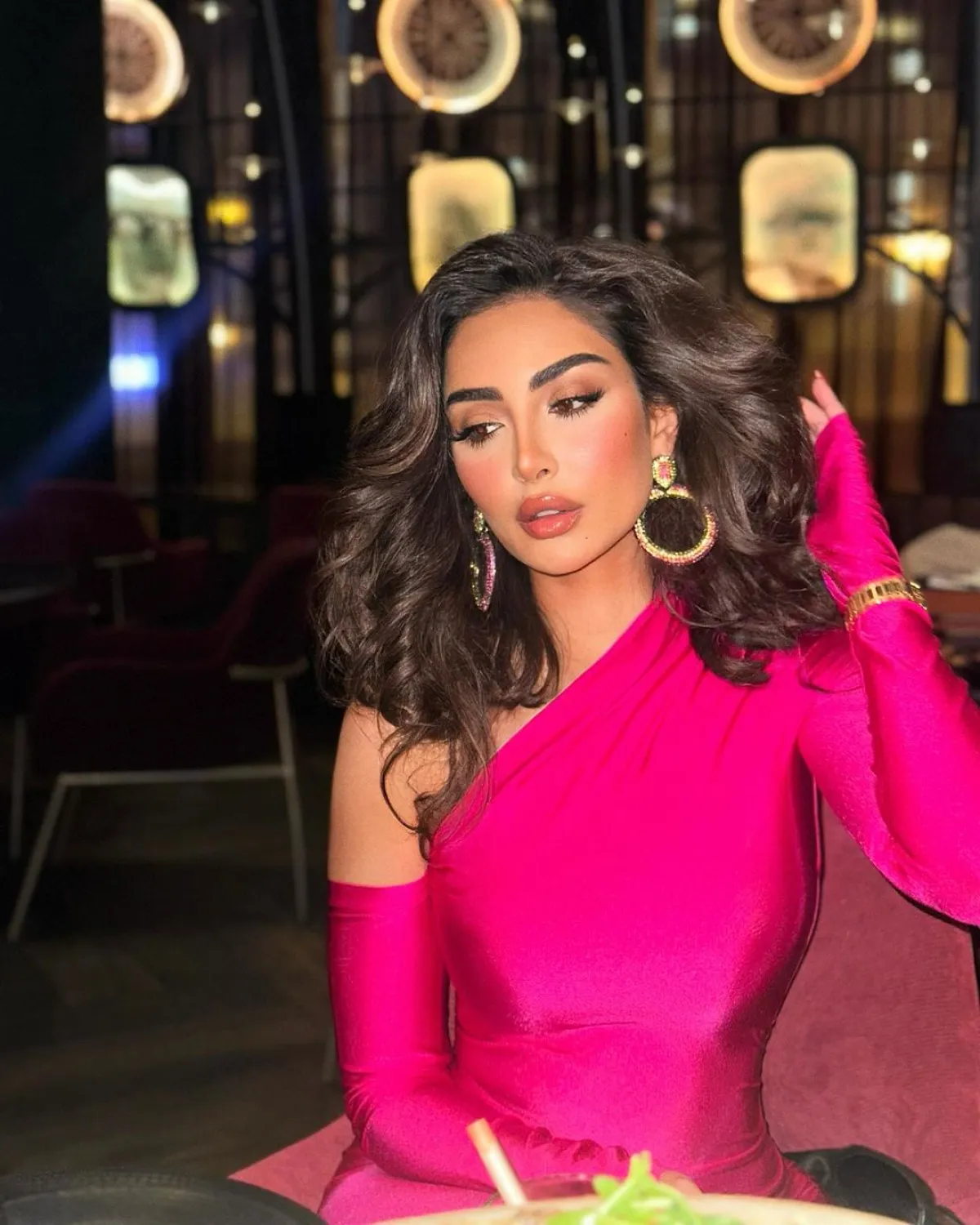 نور الغندور بأقراط ملفتة - الصورة من إنستغرام النجمة 