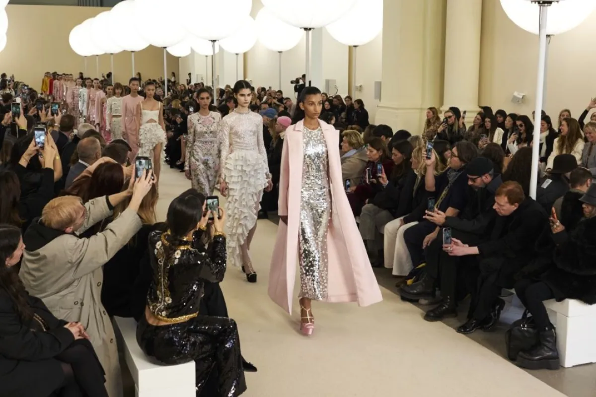 جيامباتيستا فالي Giambattista Valli- الصورة من Launchmetrics/Spotlight ©