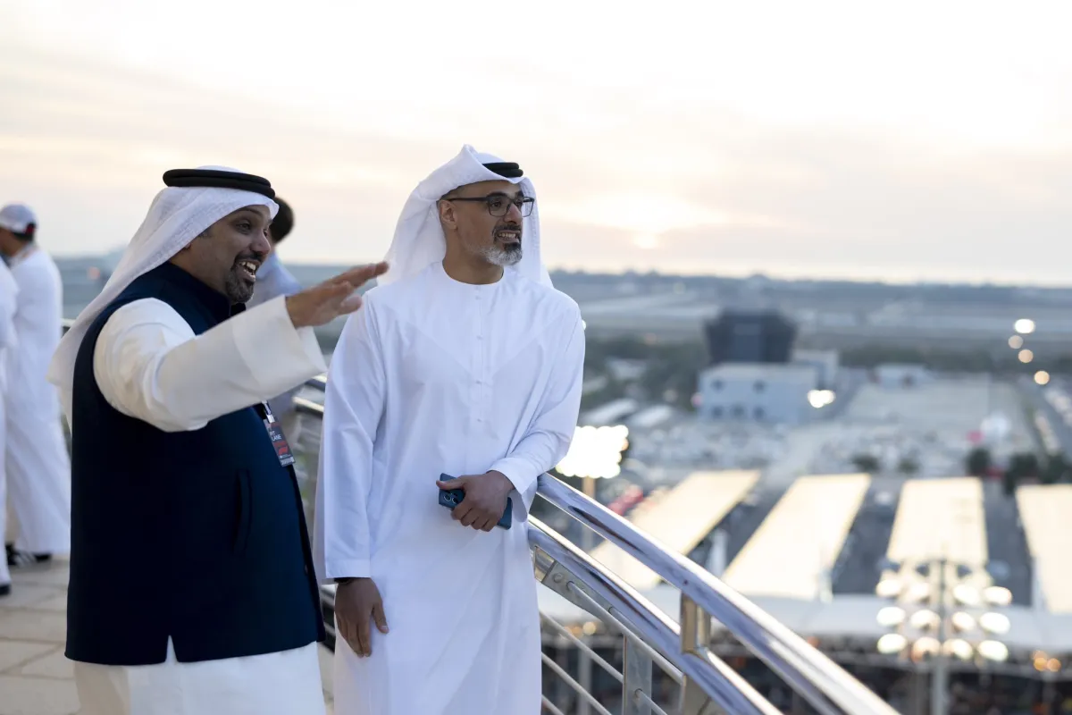 ولي عهد أبوظبي يشهد سباق الفورمولا 1. الصورة من مكتب أبوظبي الإعلامي