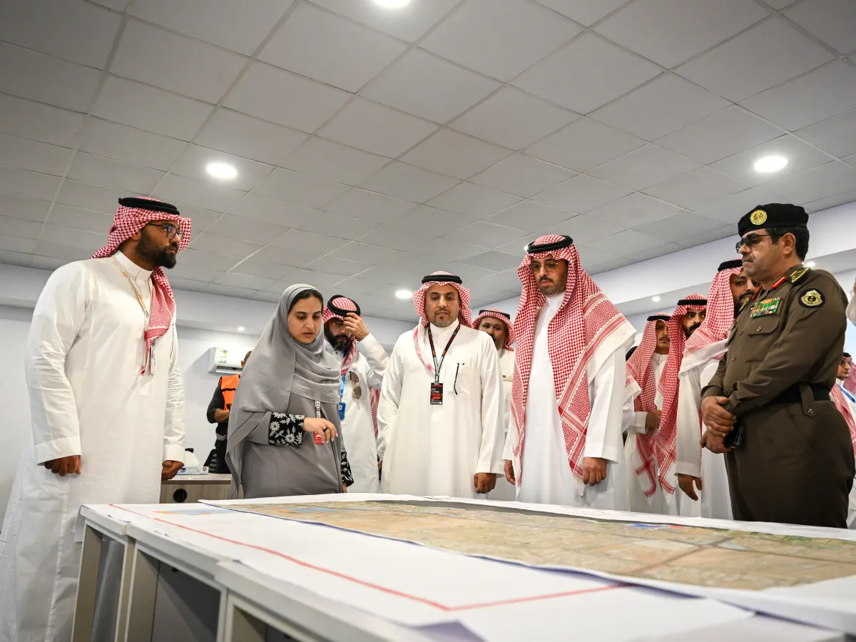  محافظ جدة يتفقد استعدادات سباق جائزة السعودية الكبرى stc للفورمولا1