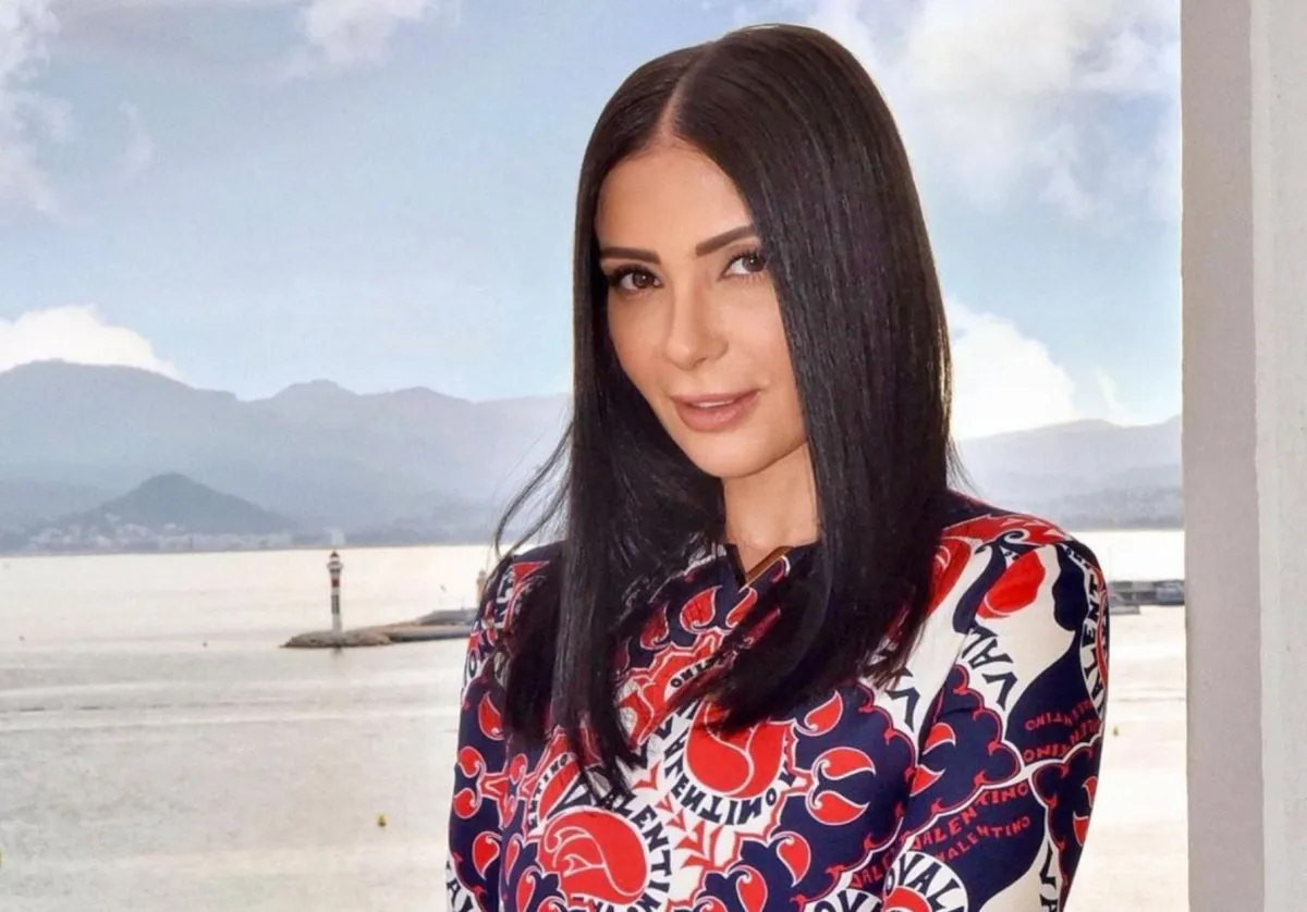 منى زكي - الصورة من صفحتها الرسمية على الفيس بوك