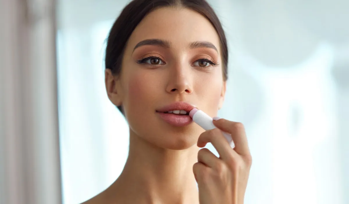 طريقة عمل مكياج بسيط للمبتدئين لسهرات رمضان 2024