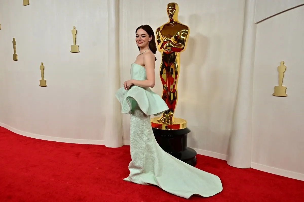 إيما ستون Emma Stone في حفل الأوسكار (مصدر الصورة Frederic J. Brown  AFP)