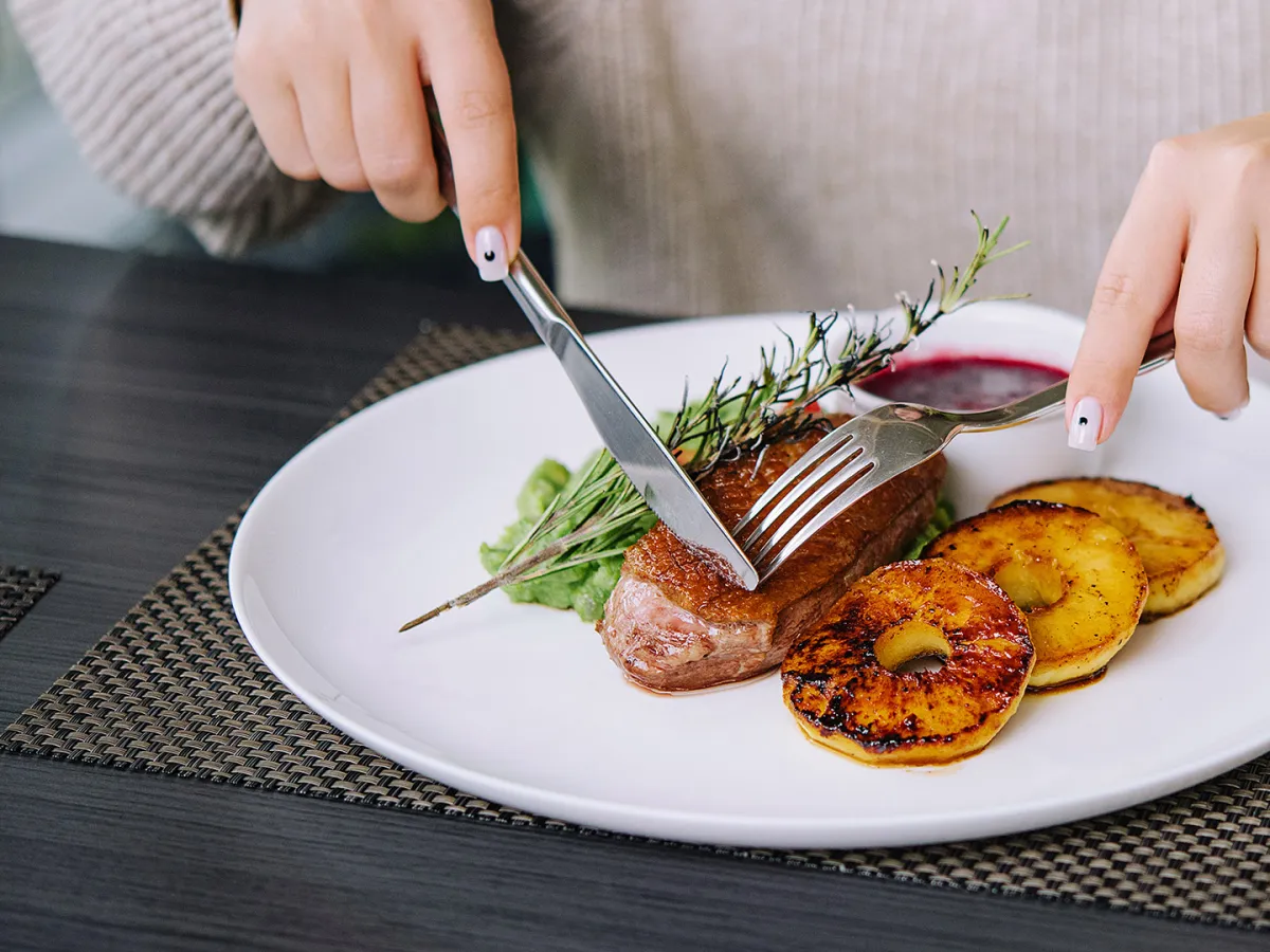 تركز حمية BBBE على الاطعمة منخفضة الكربوهيدرات