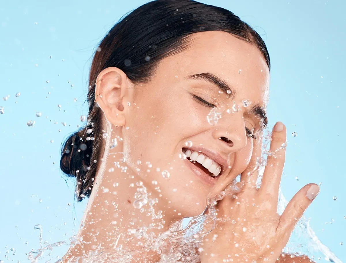 تنظيف البشرة