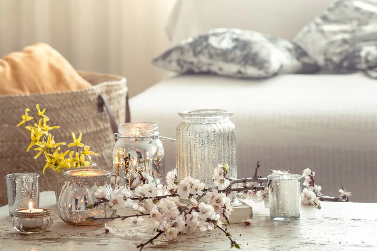 إكسسوارات التزيين دالة على حلول الربيع