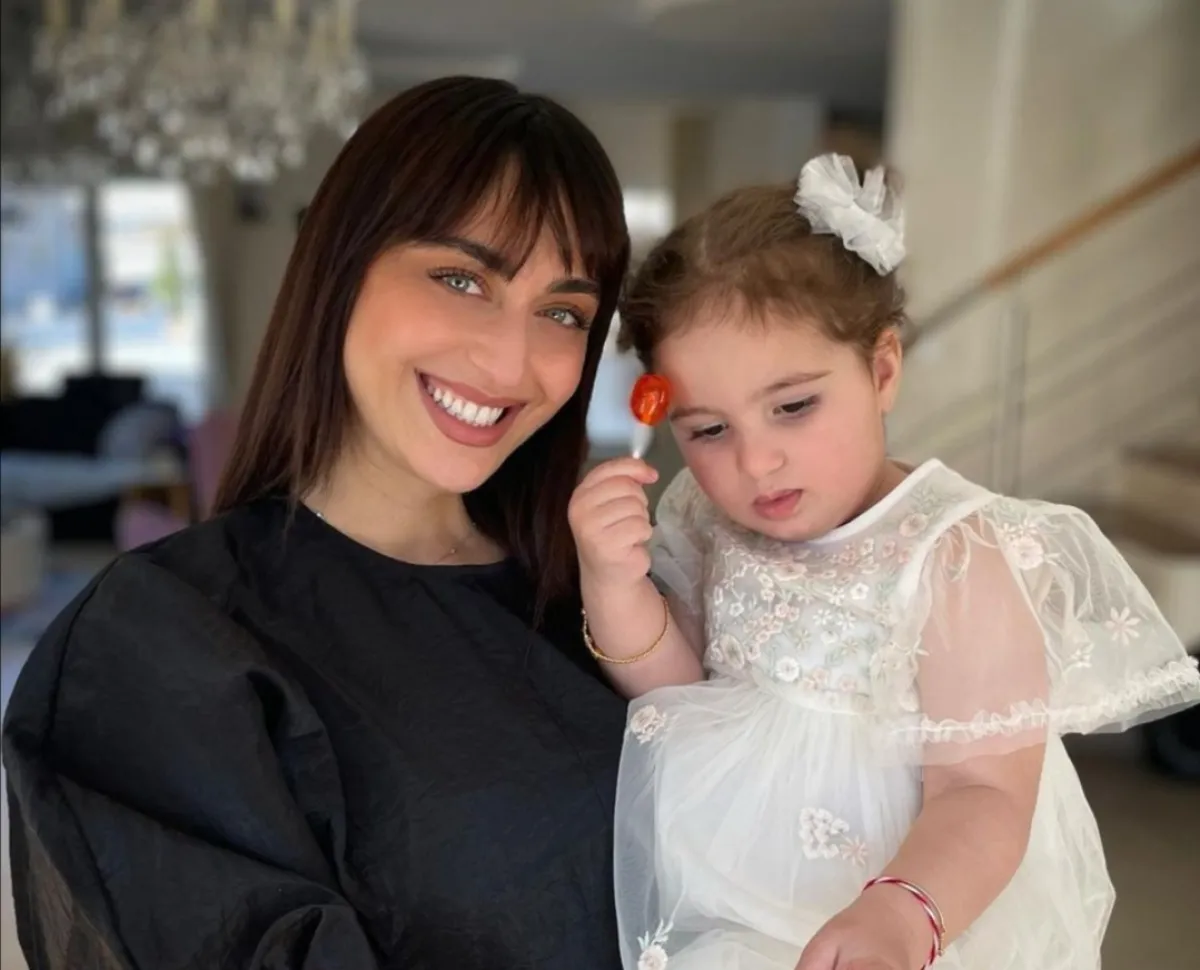 فايا يونان وابنة أختها- الصورة من حسابها على إنستغرام