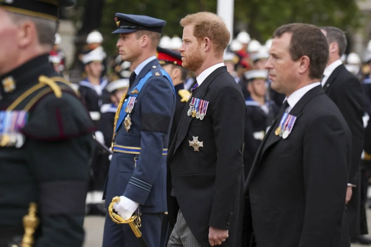 الأمير هاري والأمير ويليام Prince Harry and Prince William في جنازة الملكة إليزابيث (مصدر الصورة: Emilio Morenatti / POOL / AFP)