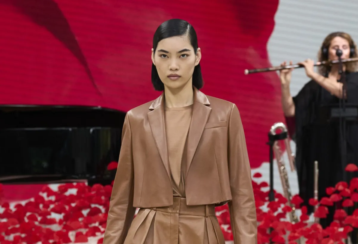 دار أكريس Akris- الصورة من Launchmetrics/Spotlight © 