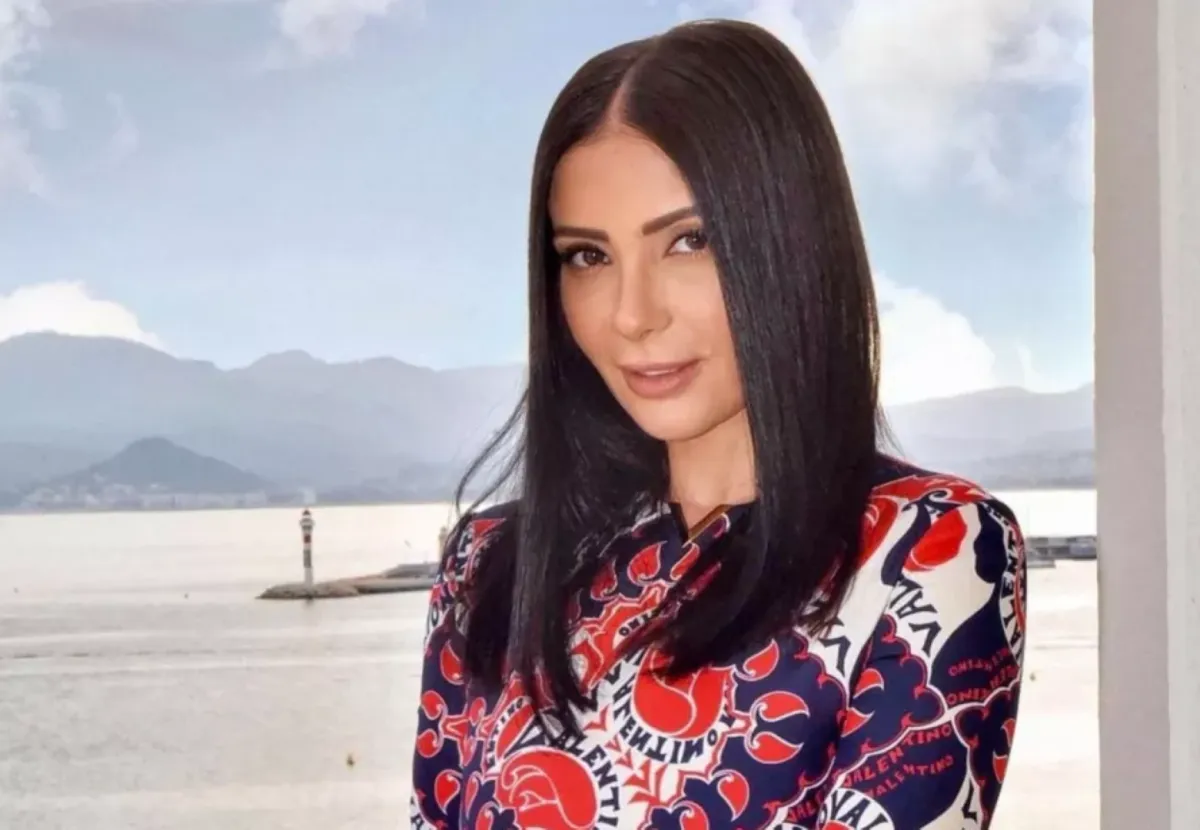 منى زكي- الصورة من صفحتها الرسمية 