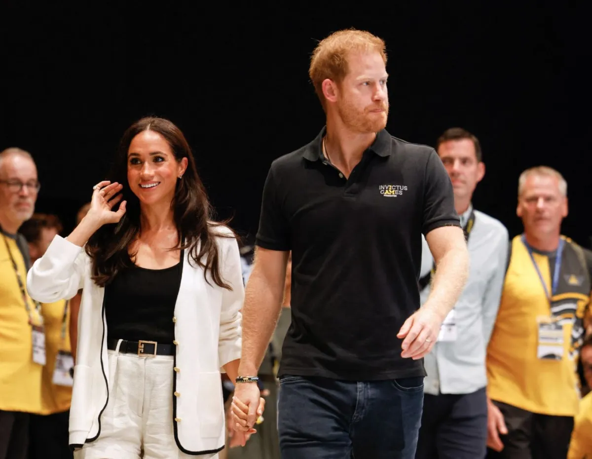 ميغان والأمير هاري في ألعاب Invictus 2023 في دوسلدورف بغرب ألمانيا (Meghan and Prince Harry at the 2023 Invictus Games in Duesseldorf, western Germany). مصدر الصورة:  Odd ANDERSEN / AFP