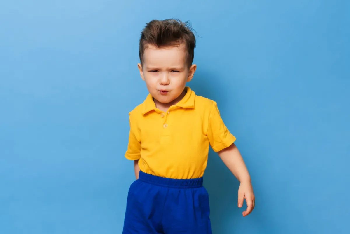 صورة طفل عنيد