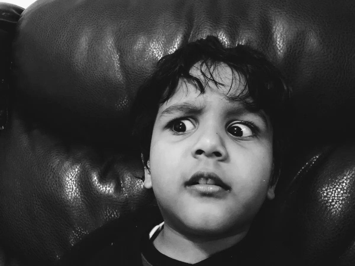 صورة طفل مشاغب