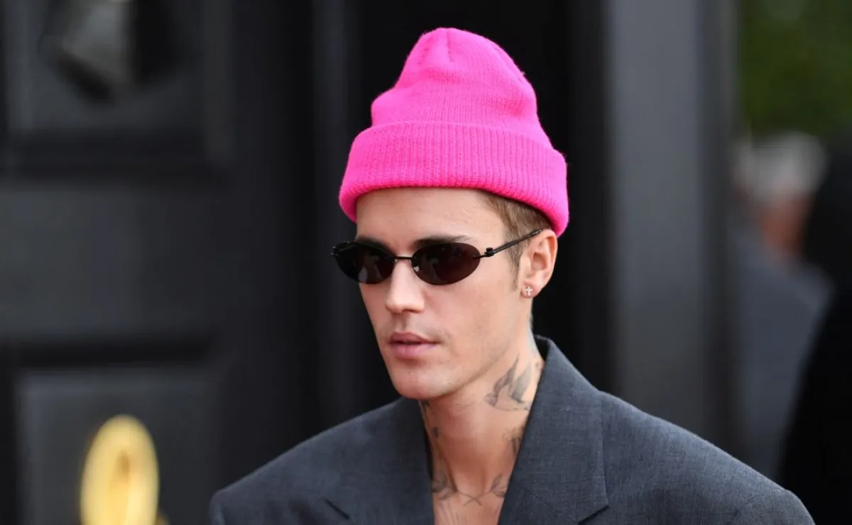 جاستن بيبر Justin Bieber في حفل غرامي أواردز Grammy Awards 2022- (مصدر  الصورة:Photo by ANGELA WEISS / AFP)