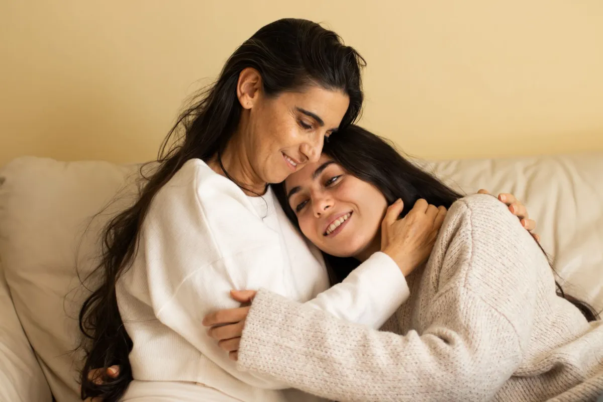 صورة أم وابنتها