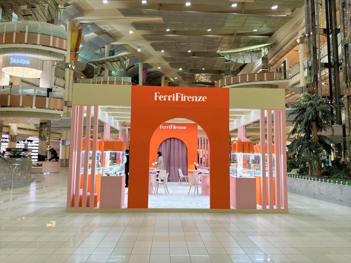 المتجر المؤقت لفيري فيرنزي في مركز التسوق في برج المملكة