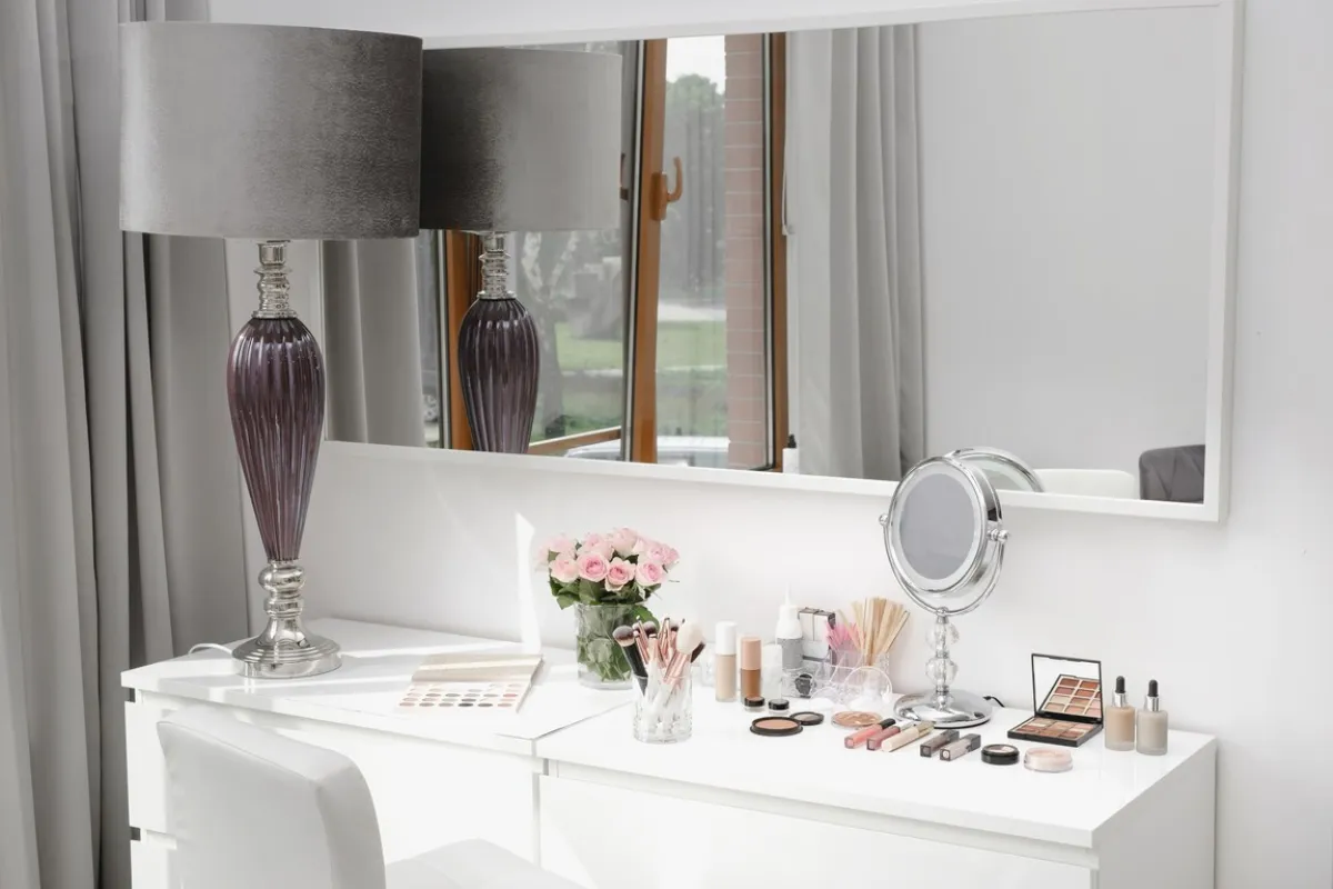 التسريحة تشغل مساحة، في غرفة النوم