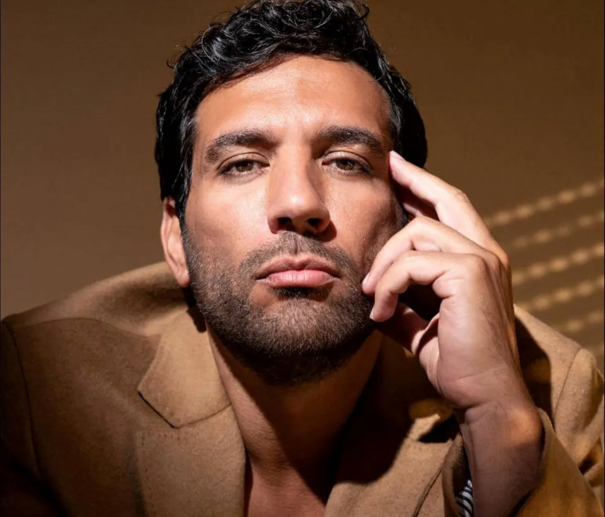 حسن الرداد - الصورة من صفحته الرسمية على الفيس بوك