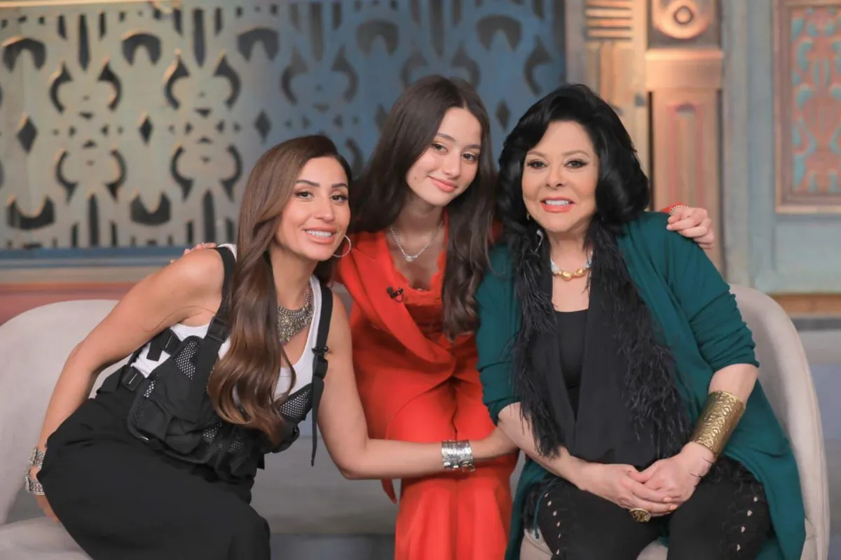 إسعاد يونس ودينا الشربيني من كواليس برنامج صاحبة السعادة - الصورة من المكتب الإعلامي للبرنامج