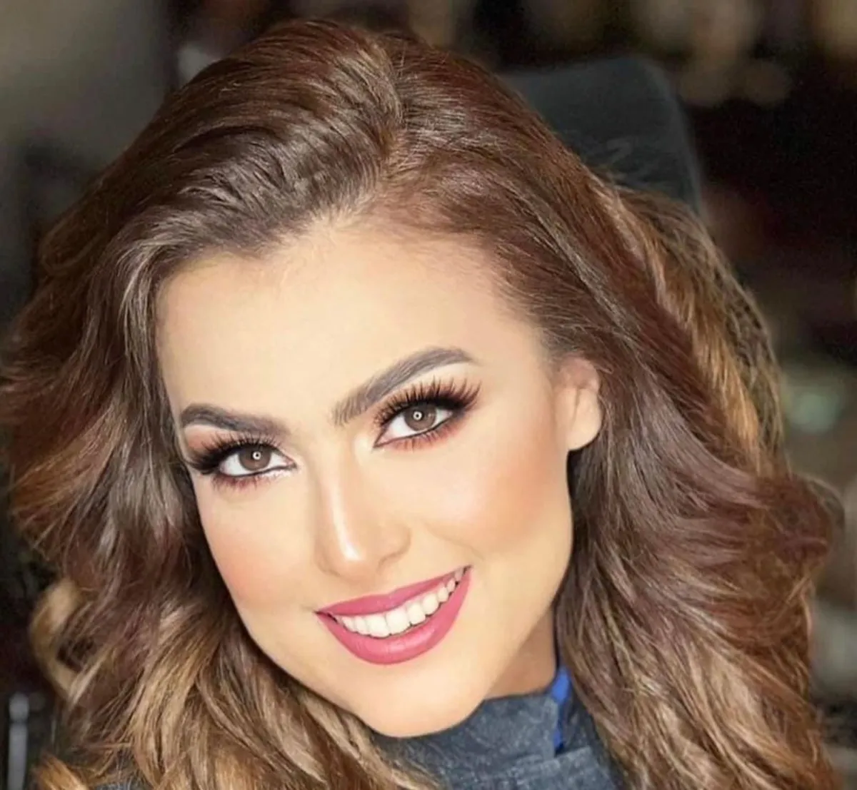 سيمون - الصورة من صفحتها الرسمية على الفيس بوك