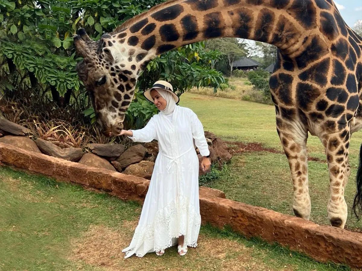 المؤثرة في السفر ومنظمة الرحلات الكويتية حنان القلاف