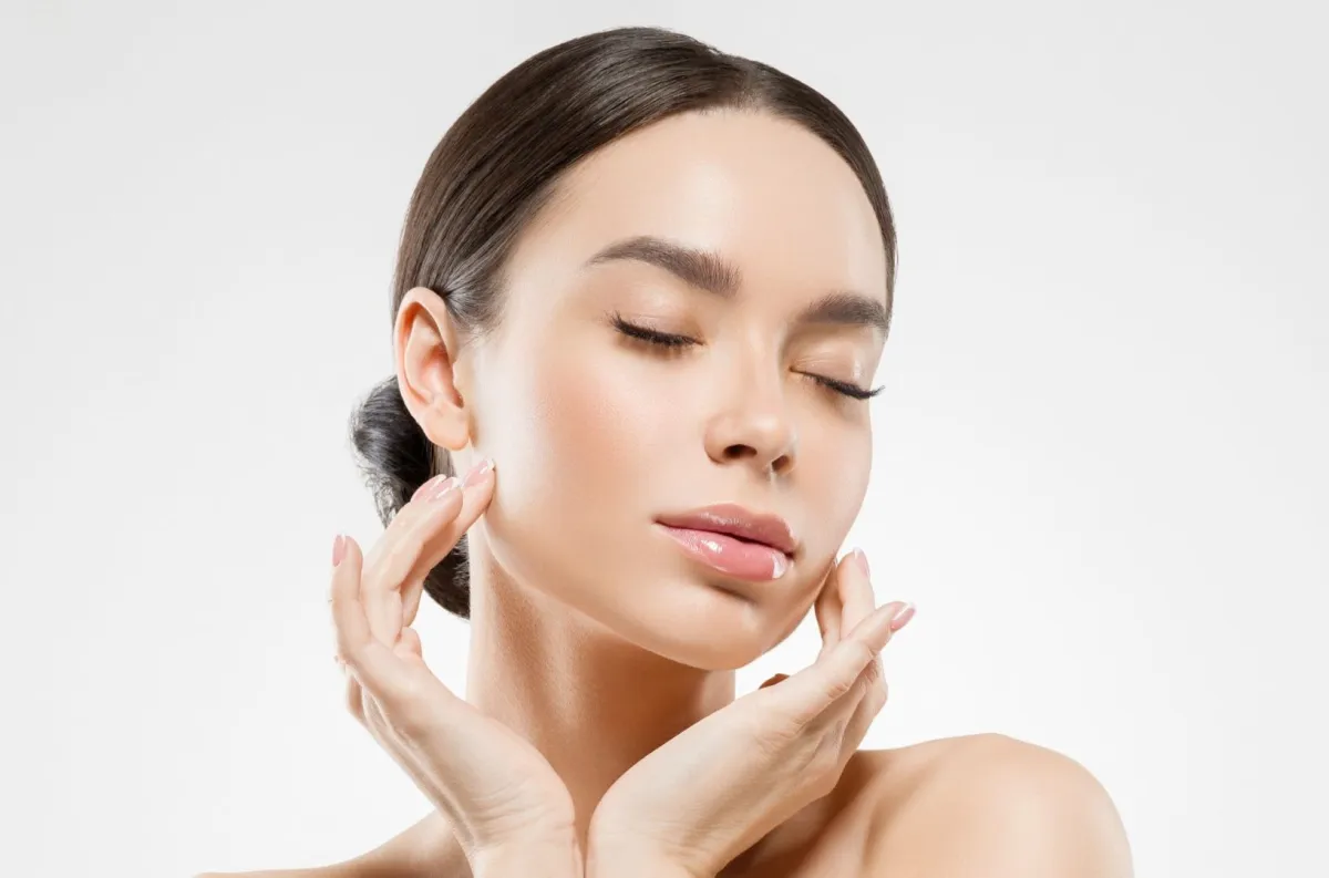 فوائد زيت الرمان للوجه وطريقة استخدامه