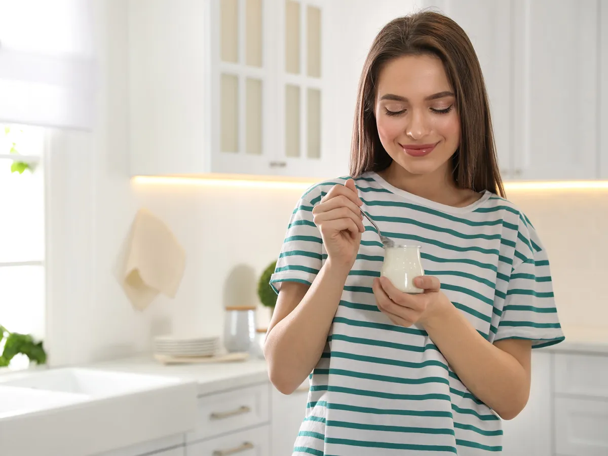 فوائد تناول الزبادي قبل النوم 