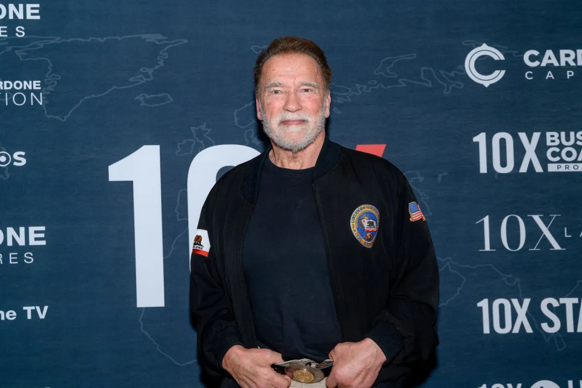 أرنولد شوارزنيغر في منتجع ذا ديبلومات بيتش في هوليوود، فلوريدا (Arnold Schwarzenegger at The Diplomat Beach Resort in Hollywood, Florida). مصدر الصورة: Ivan Apfel/Getty Images/AFP
