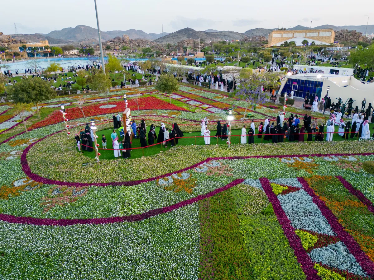  فعاليات مهرجان الورد الطائفي