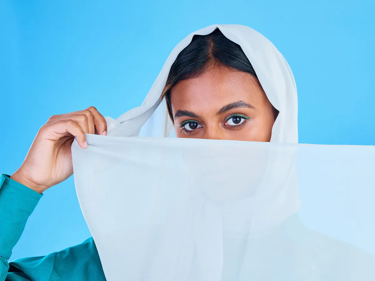 تفسير حلم اعطاء الطرحة في المنام 