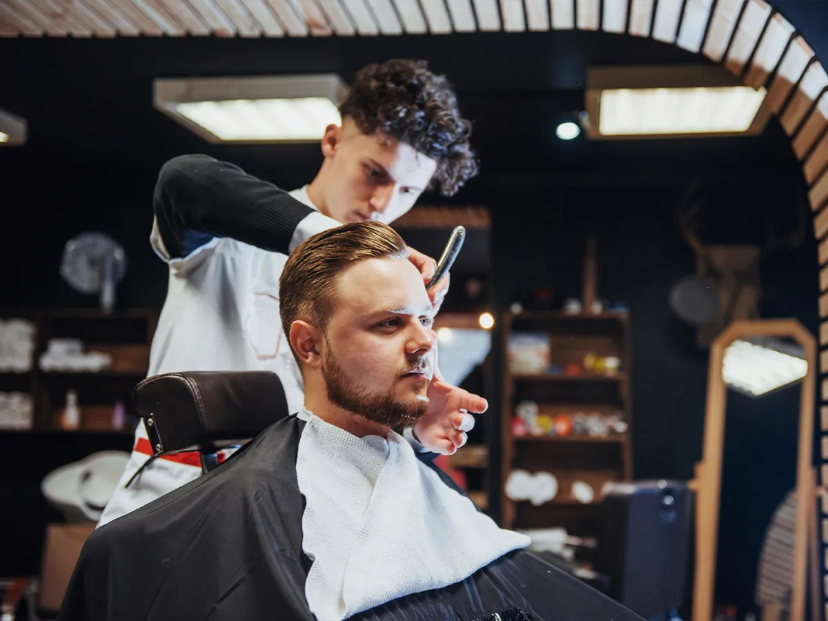 تفسير حلم حلق اللحية في المنام 