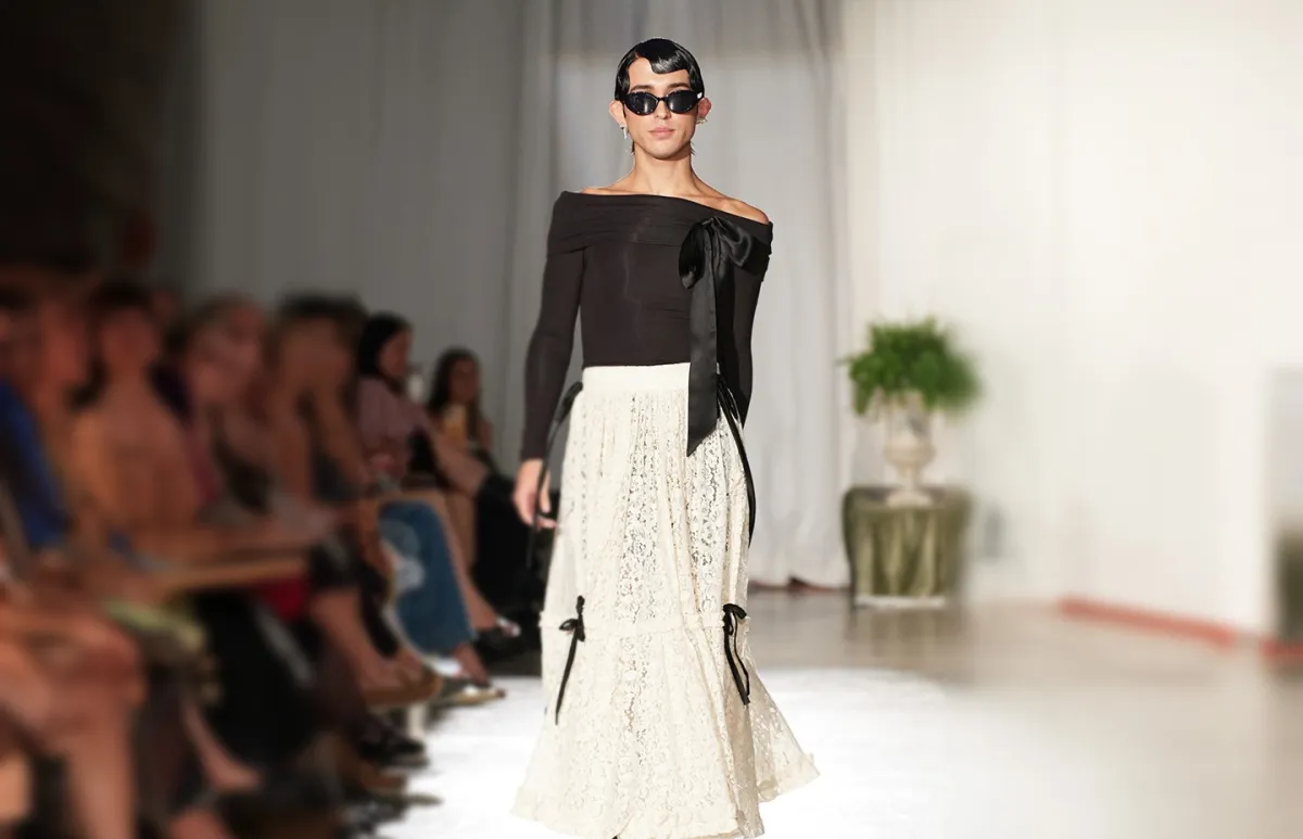 تنورة دانتيل من فلتشر Fletcher- الصورة من Launchmetrics/Spotlight ©