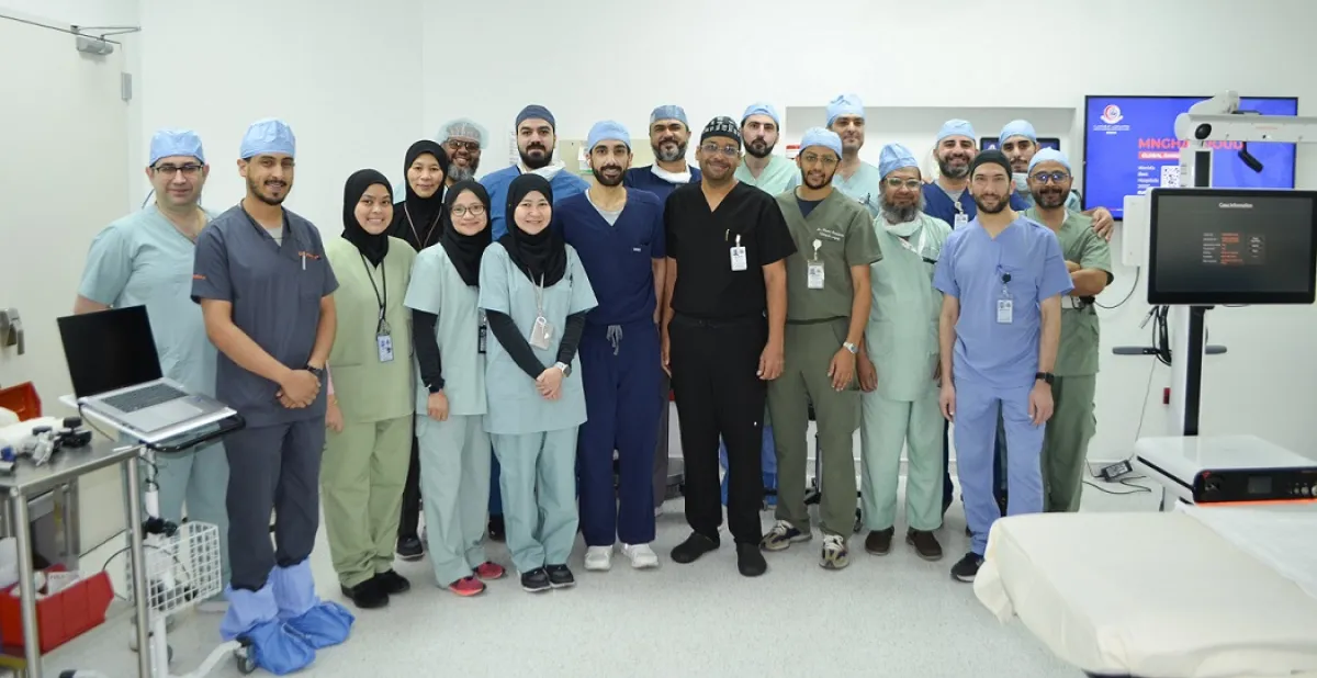 تغيير مفصل ركبة بالروبوت والذكاء الاصطناعي - الصورة من حساب إمارة منطقة المدينة المنورة على إكس