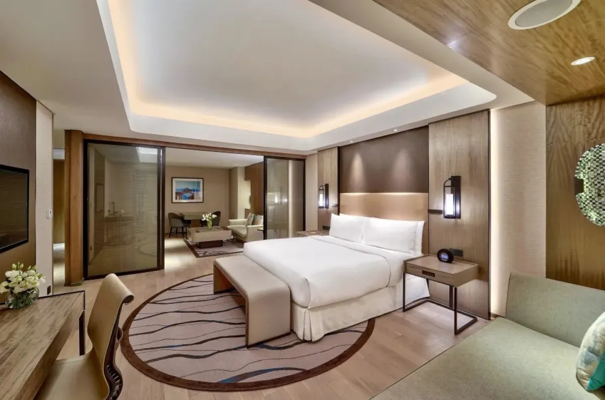 غرفة فخمة في فندق كونراد مانيلا