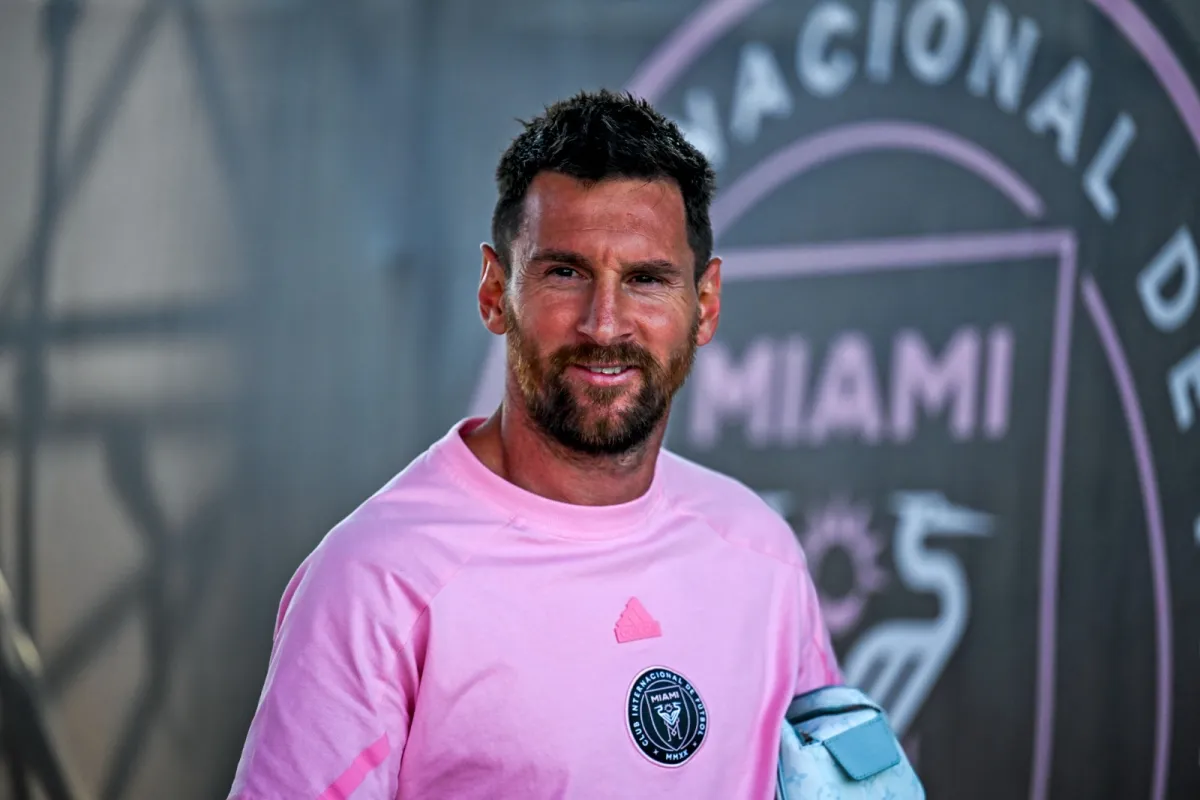 Inter Miami's Argentine forward Lionel Messi arrives for the Major League Soccer (MLS) football match between Inter Miami CF and Atlanta United FC at Chase Stadium in Fort Lauderdale, Florida, on May 29, 2024. (Photo by CHANDAN KHANNA / AFP)