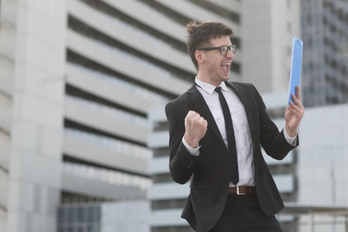 كيفية استقبال تحديات العمل الجديدة بثقة وتفاؤل؟