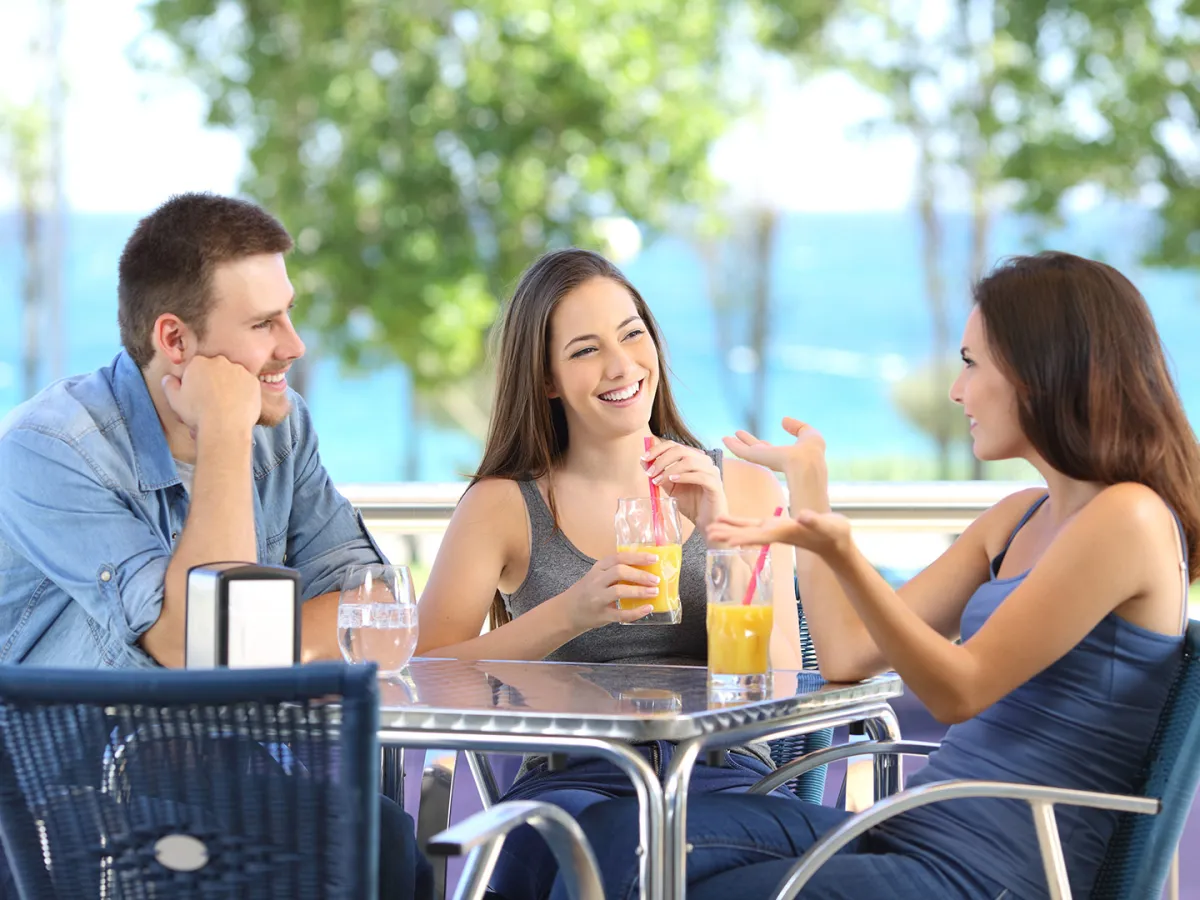 العلاقات الاجتماعية المثرية توفّر فرصًا للتحدي والنمو الشخصي