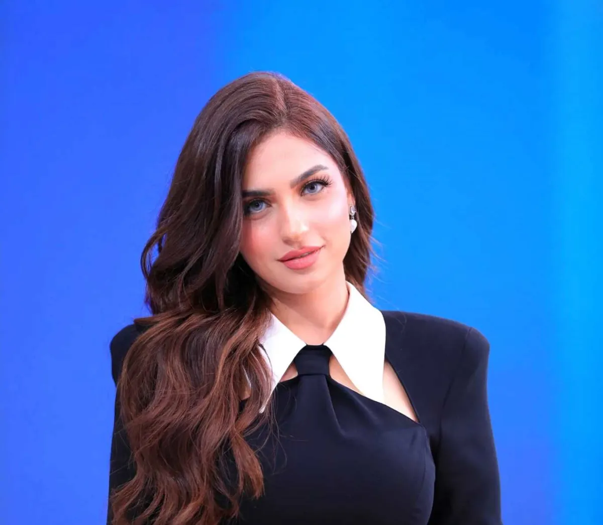 ياسمين عز - الصورة من صفحتها الرسمية على الفيس بوك