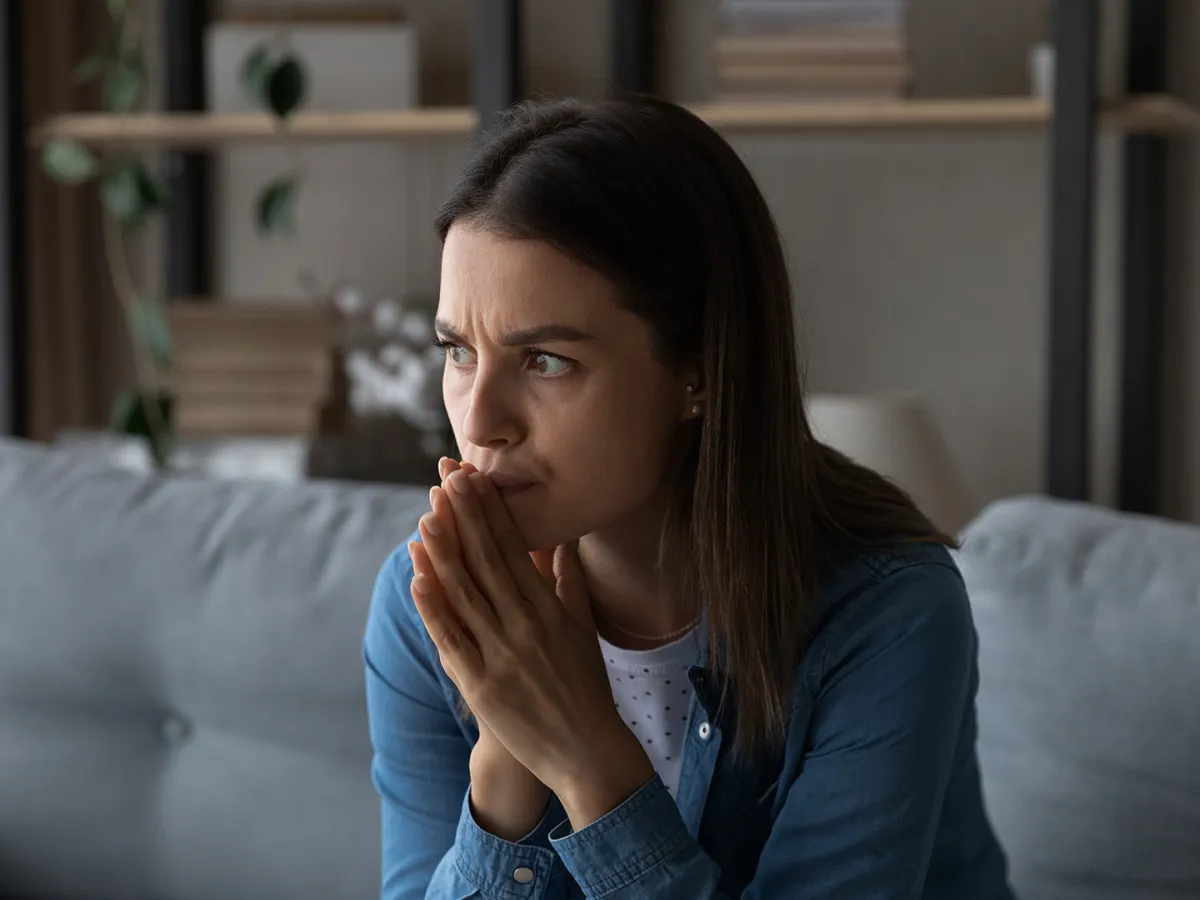 تخلصي من الحزن بنفسك