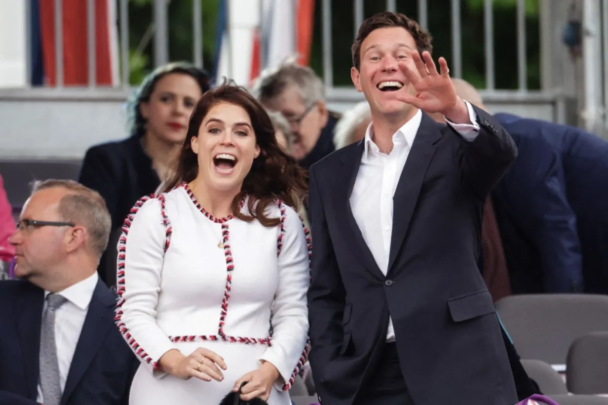 الأميرة يوجيني وجاك بروكسبانك خلال الحفل البلاتيني في قصر باكنغهام (Princess Eugenie and Jack Brooksbank during the Platinum Party at Buckingham Palace). مصدر الصورة: Chris Jackson / POOL / AFP