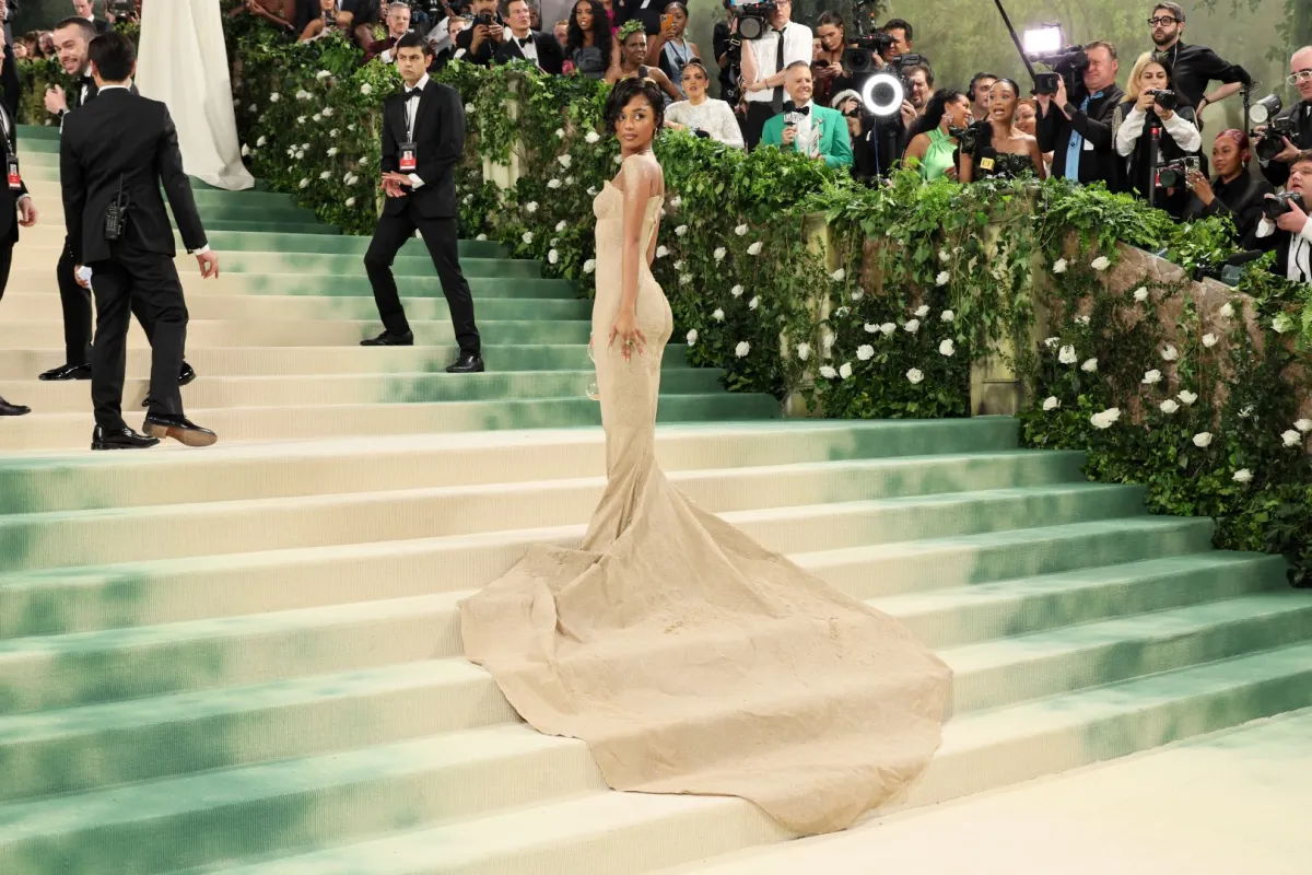 تايلا في حفل Met Gala لعام 2024 في متحف متروبوليتان للفنون في مدينة نيويورك (Tyla attends The 2024 Met Gala Celebrating at The Metropolitan Museum of Art in New York City). مصدر الصورة: Dia Dipasupil/Getty Images/AFP