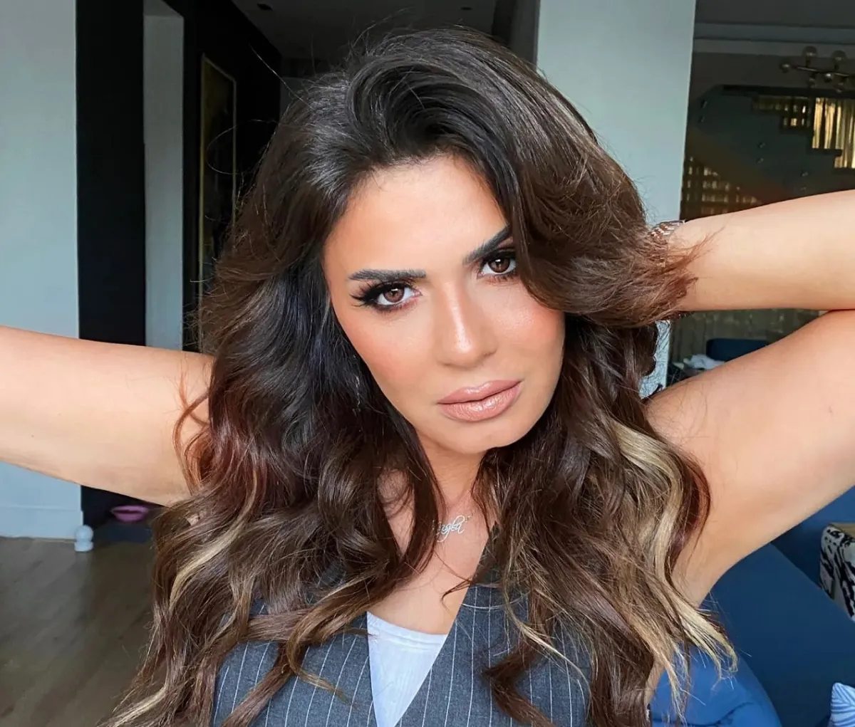 الفنانة نجلاء بدر